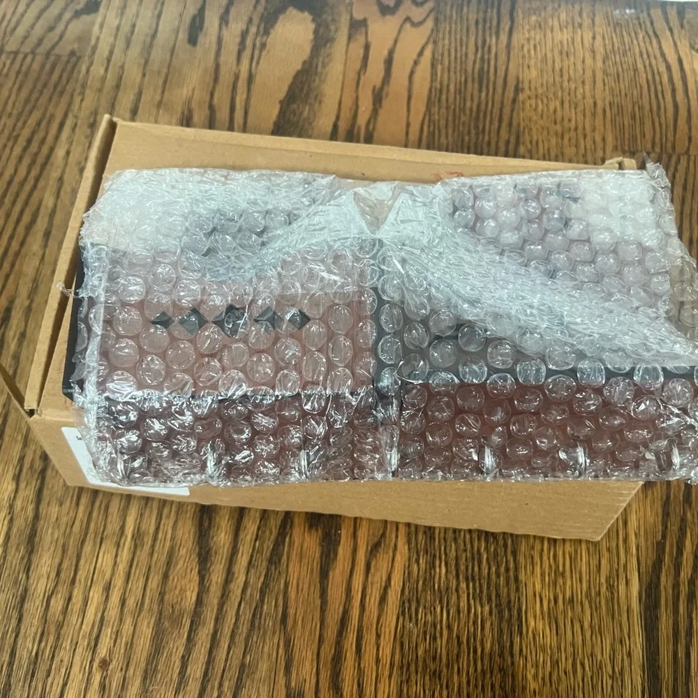 BNIB SEHAZ ARTWORKS Wooden Key Holder for Wall